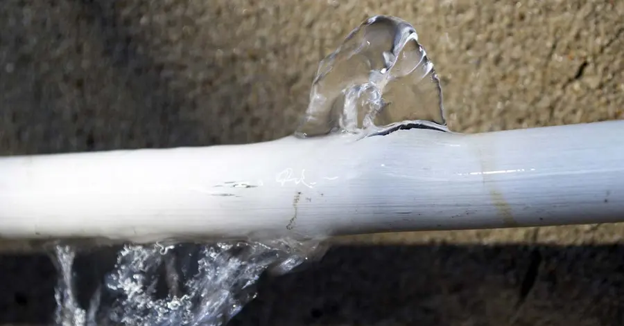 Burst and Broken Pipe Cleanup in Encino, CA